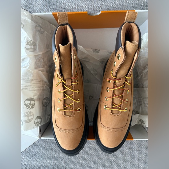 Timberland Sky 6-Inch Lace-Up Boots – Size 9 - Picture 6 of 14